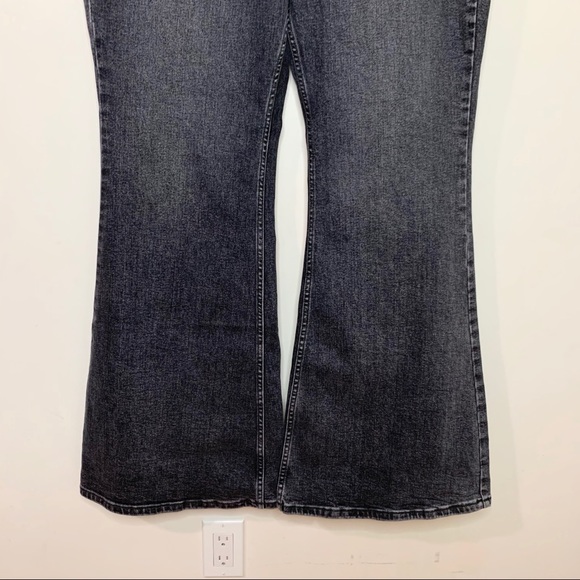 FREE PEOPLE Plus Size Robin High Rise Flare Jeans - Picture 4 of 14